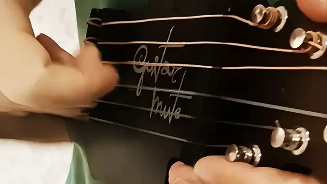 Spots publicitarios para productos o servicios GrupoAudiovisual Guitar Mute